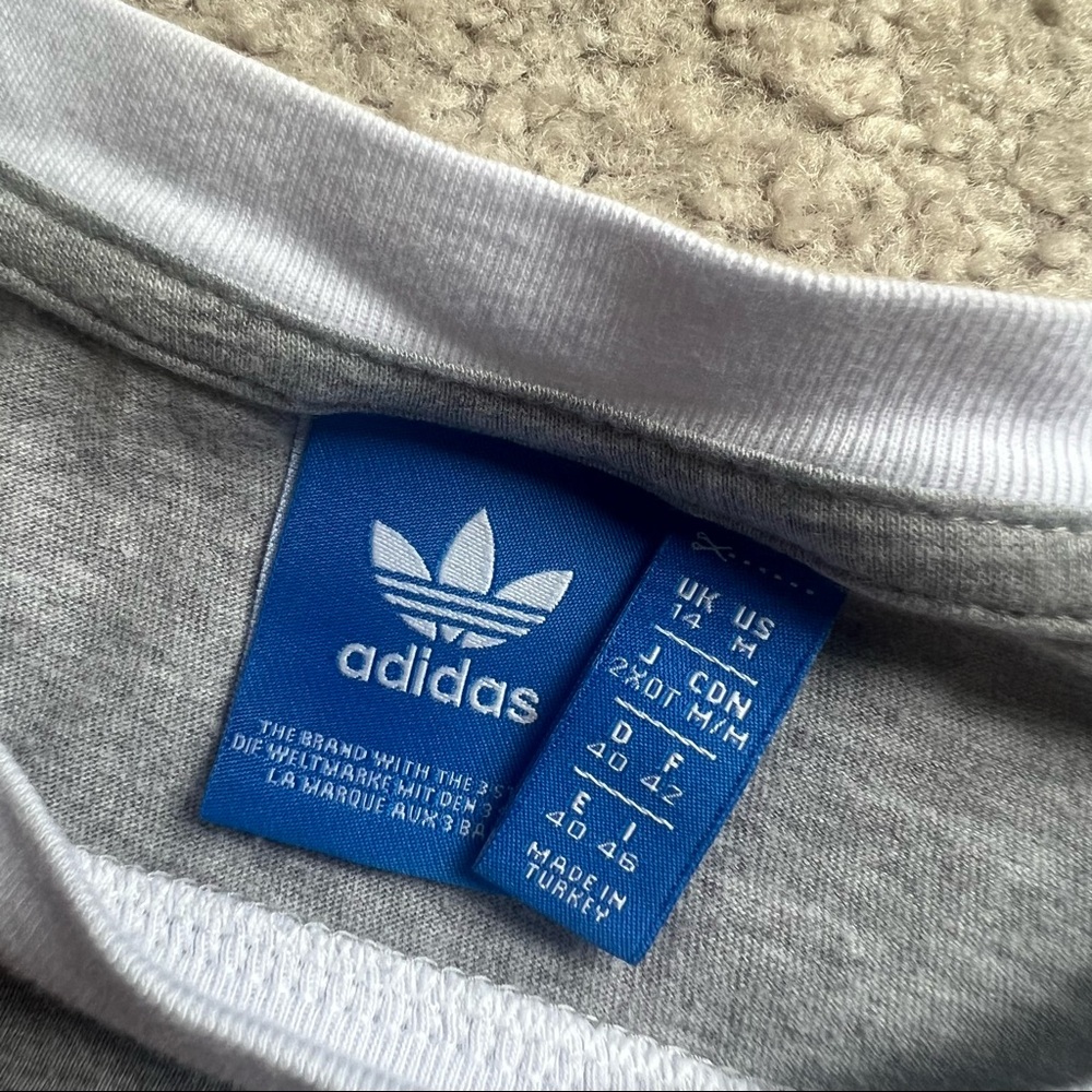 ADIDAS TEE! ✨ - Picture 2 of 4